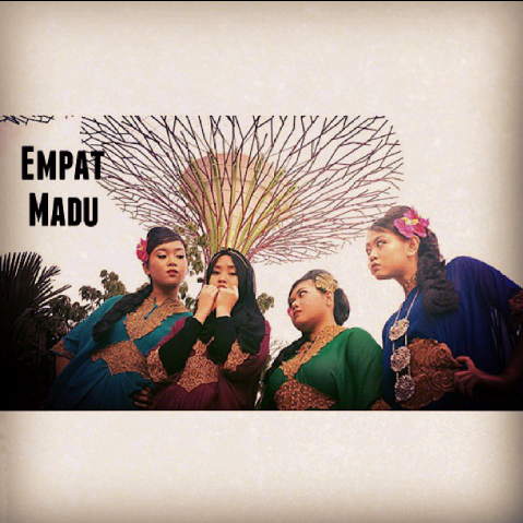 Saksikanlah drama series baru, Empat MAdu, a Wahana Dek Su Production. ;)